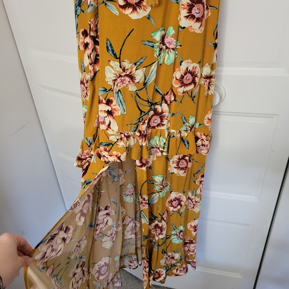 MAXI DRESS. High low . New with tags. - Picture 5 of 6